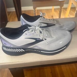 Women’s Brooks Light Gray and Black Athletic Shoes